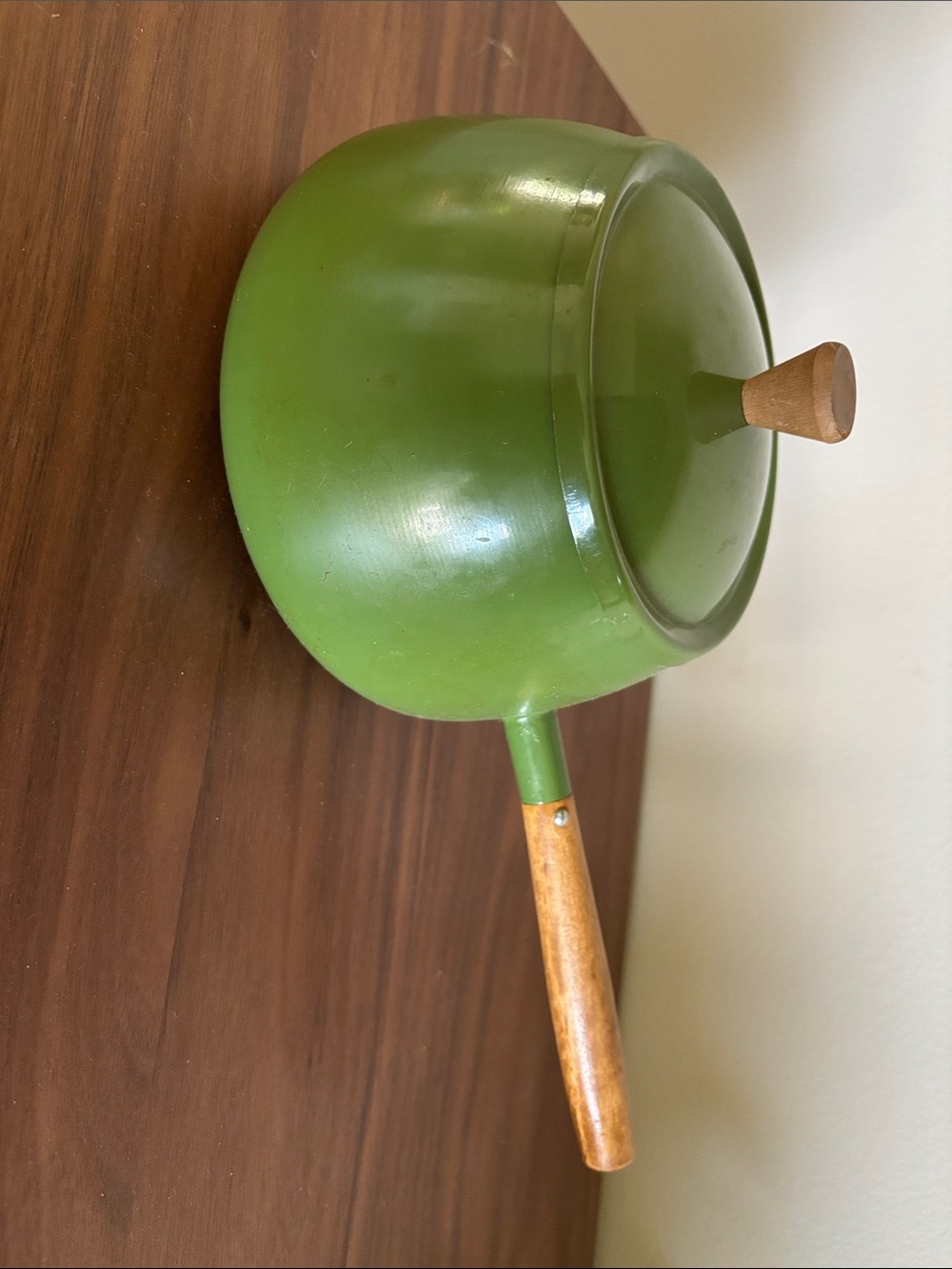 Mid-Century MCM Green Enamel  fondue pot with Wood Handle and misc accessories